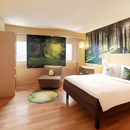 Ibis Jakarta Harmoni Exterior photo