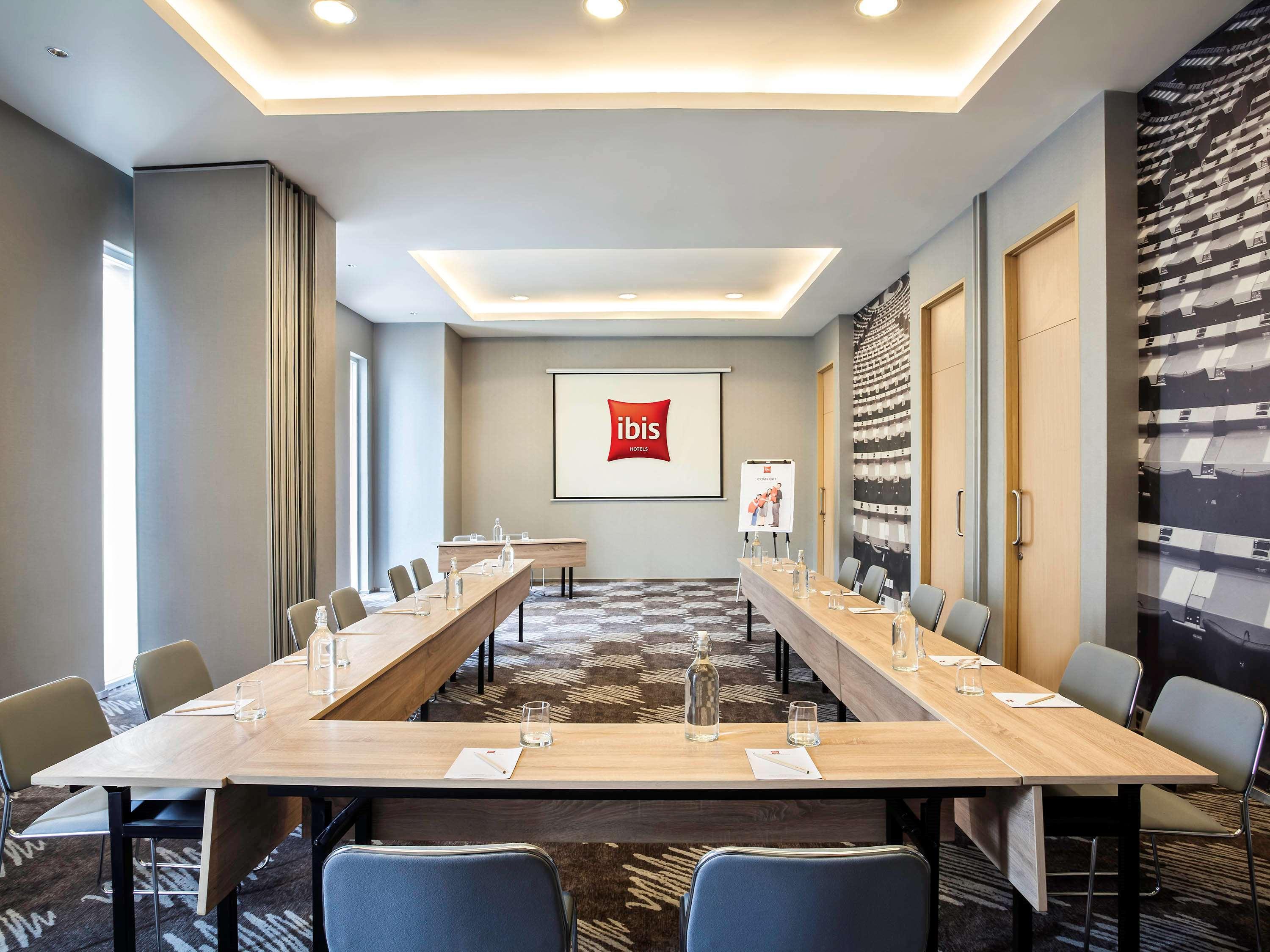 Ibis Jakarta Harmoni Exterior photo