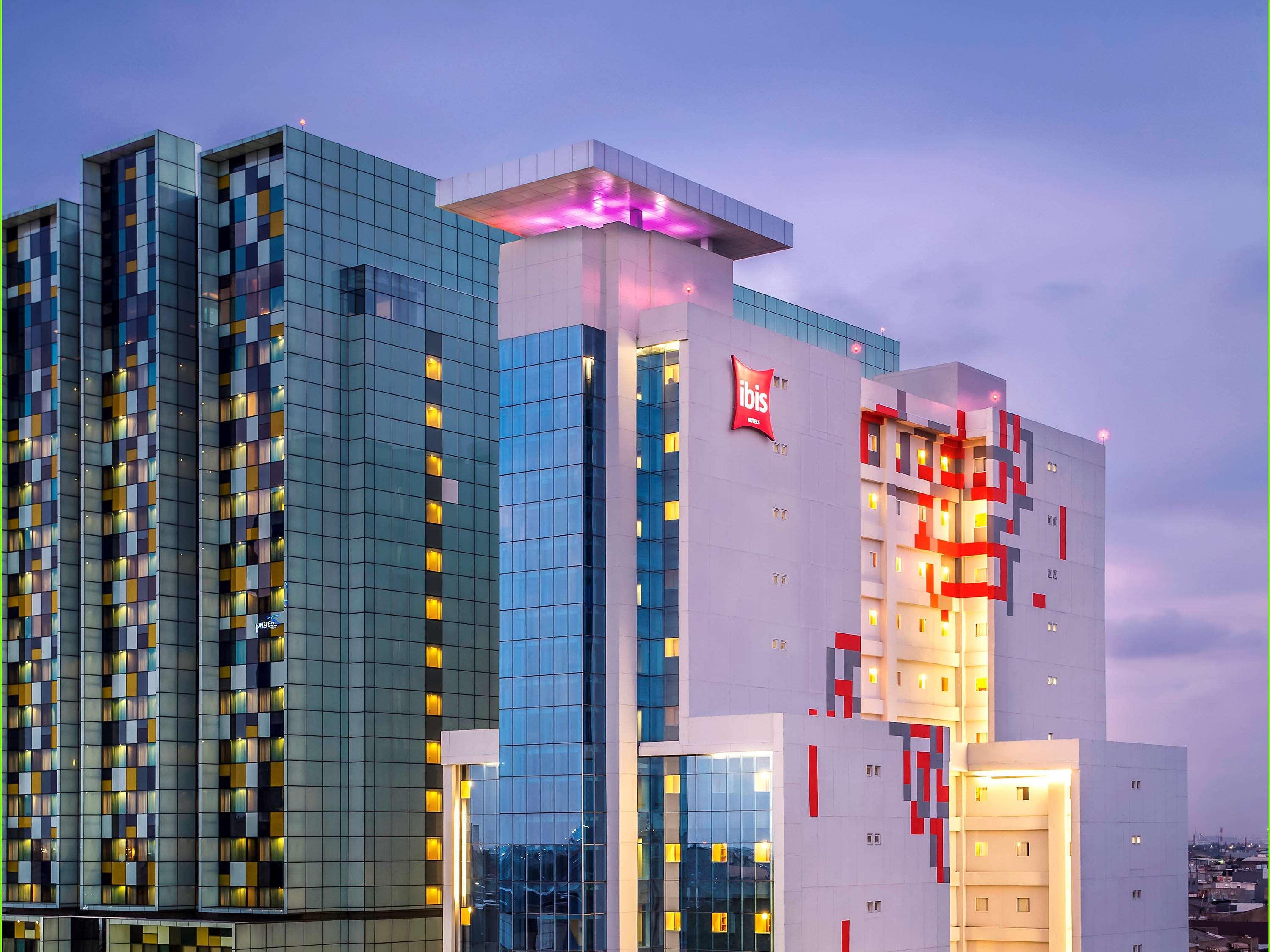 Ibis Jakarta Harmoni Exterior photo