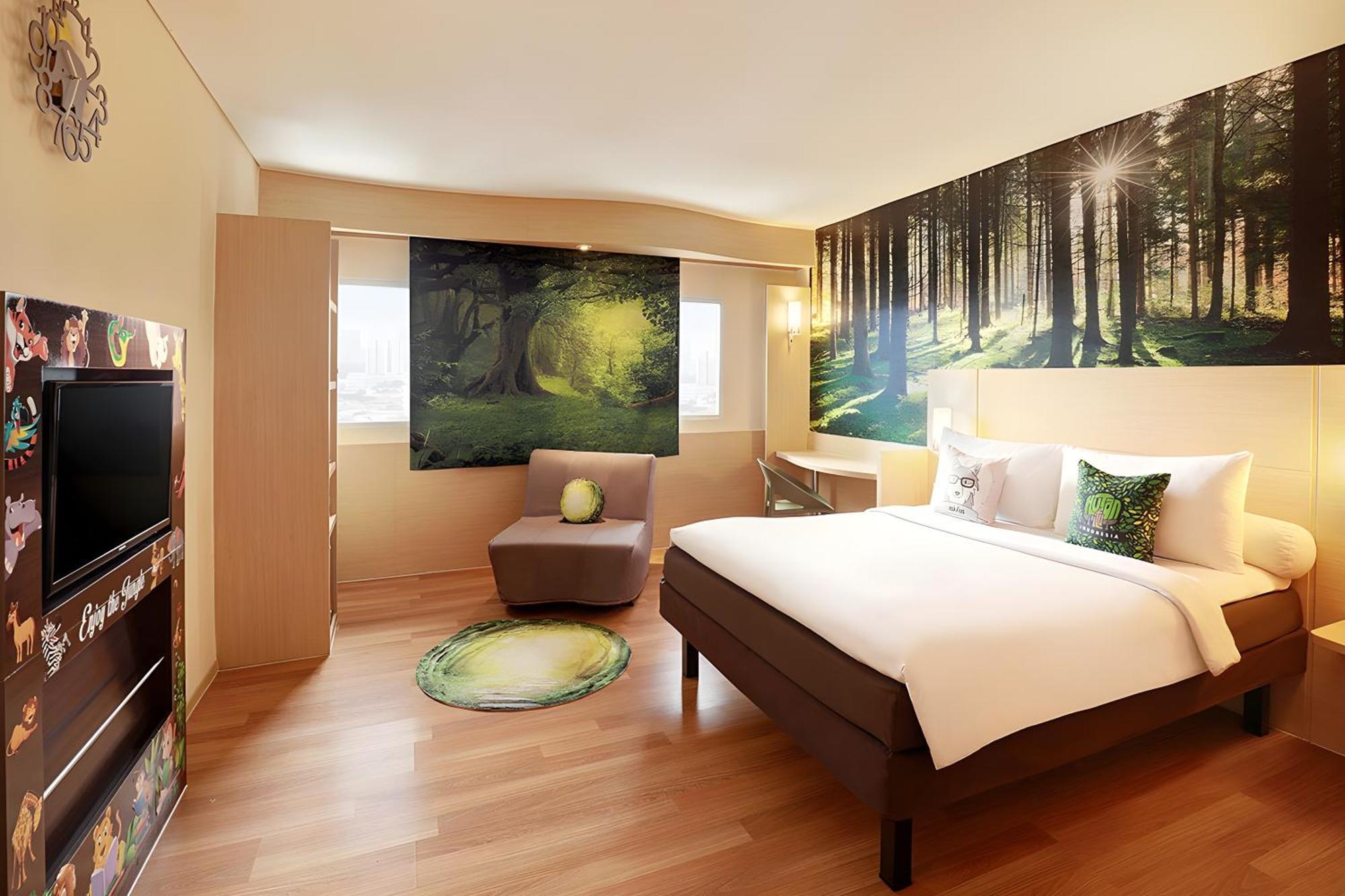 Ibis Jakarta Harmoni Exterior photo