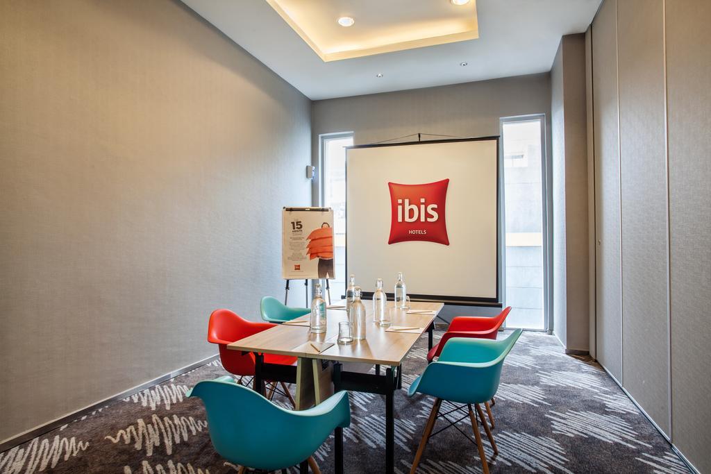 Ibis Jakarta Harmoni Exterior photo
