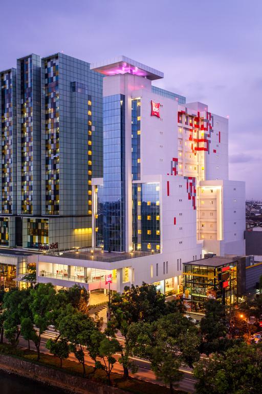 Ibis Jakarta Harmoni Exterior photo