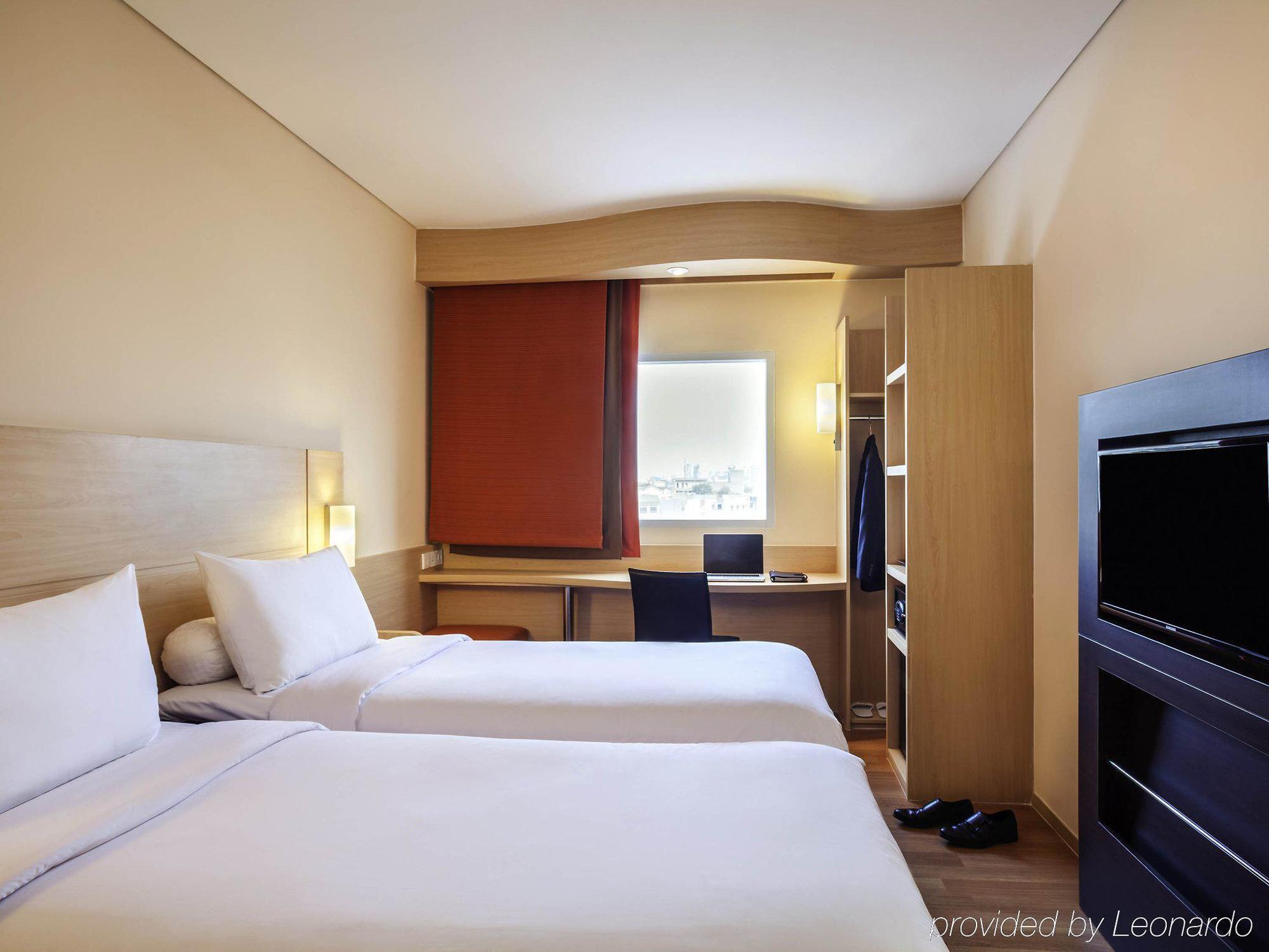 Ibis Jakarta Harmoni Exterior photo