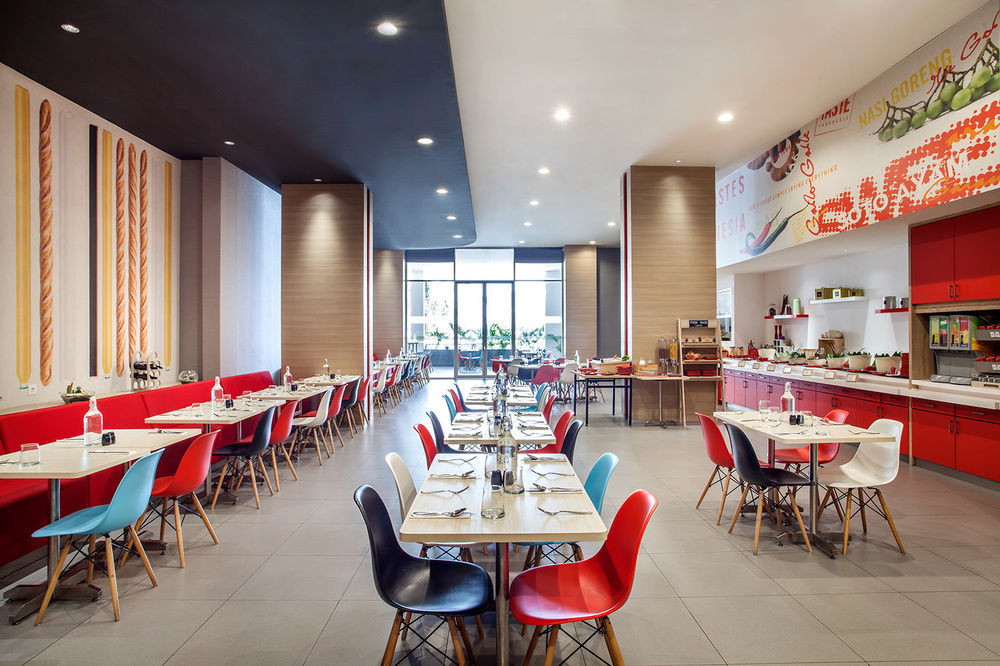 Ibis Jakarta Harmoni Exterior photo
