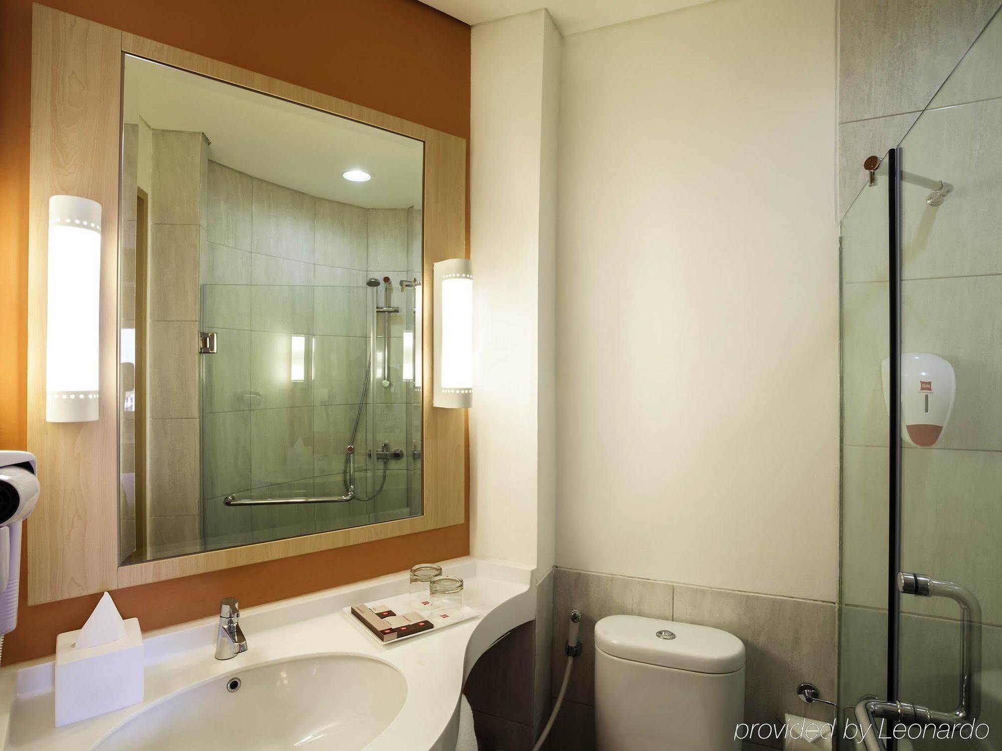 Ibis Jakarta Harmoni Exterior photo